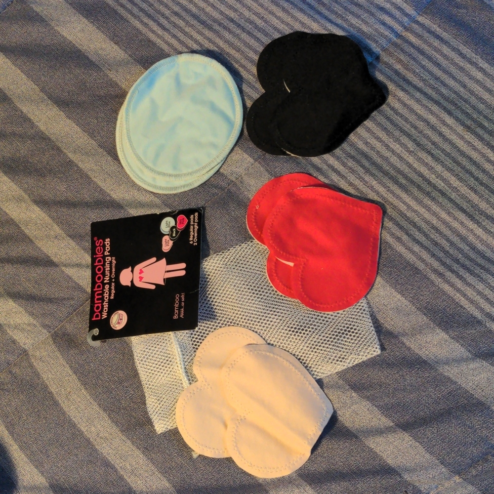 Bamboobies Washable nursing pads and bag